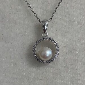 Freshwater Cultured Pearl in Circle White Sapphire Sterling Silver Necklace